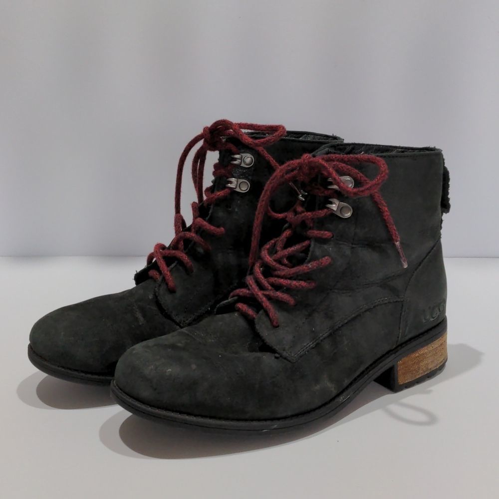 Ugg Denhali  Black boots with Red Laces size 8